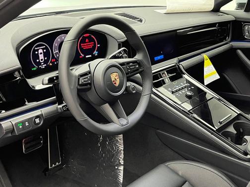 2025 Porsche Panamera 