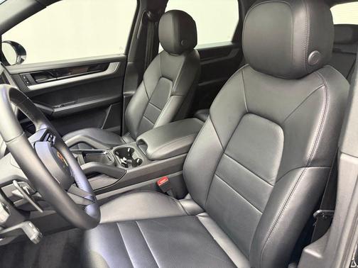 2024 Porsche Cayenne 