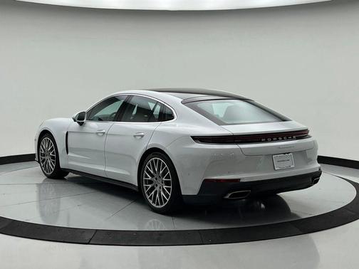 2024 Porsche Panamera 4