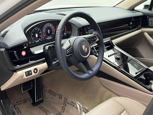 2024 Porsche Panamera 4