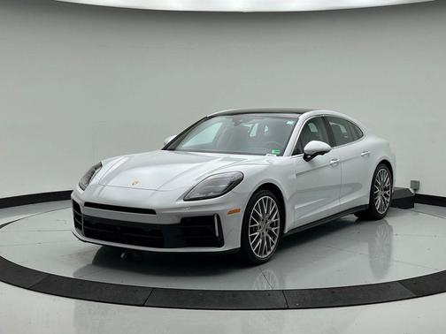 2024 Porsche Panamera 4