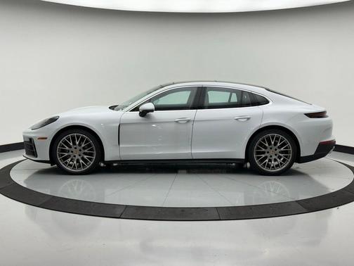 2024 Porsche Panamera 4