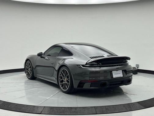 2024 Porsche 911 Carrera