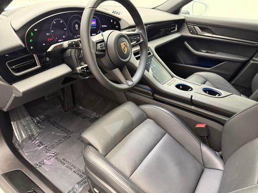 2023 Porsche Taycan 