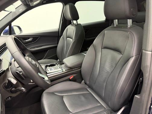 2022 Audi Q7 55 Premium Plus