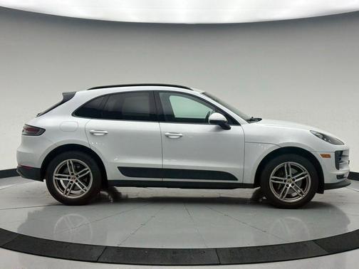 Carrara White 2020 Porsche Macan Macan