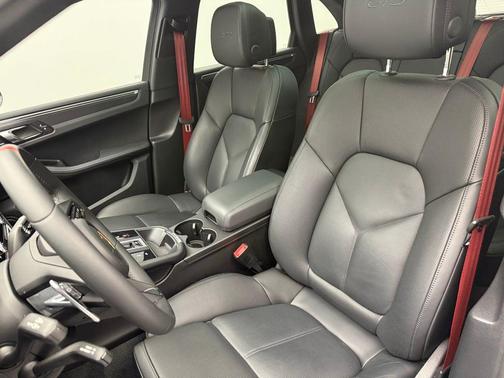 2022 Porsche Macan GTS