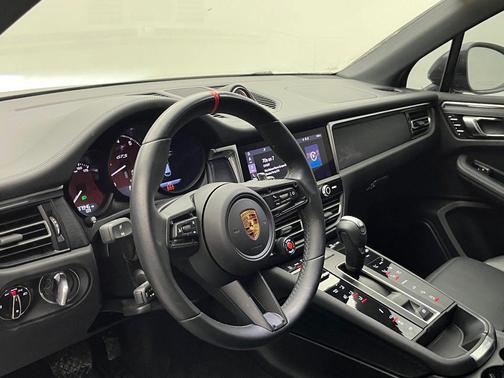 2022 Porsche Macan GTS