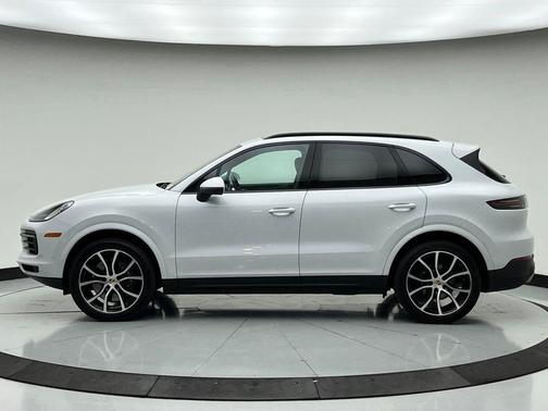 Carrara White 2023 Porsche Cayenne Cayenne