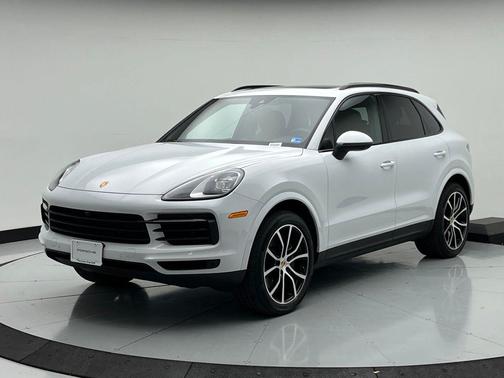 Carrara White 2023 Porsche Cayenne Cayenne