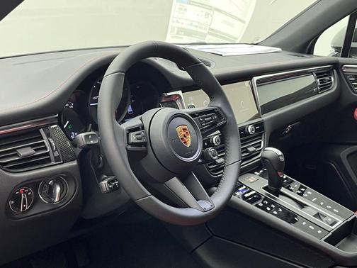 2026 Porsche Macan GTS