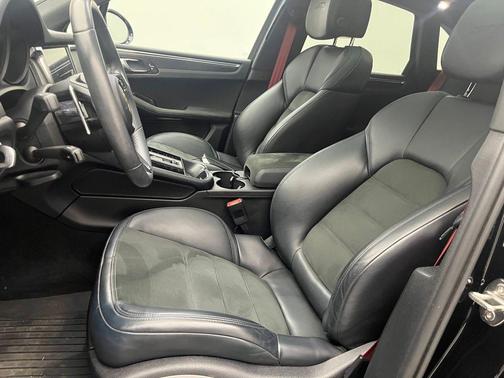2023 Porsche Macan Macan GTS