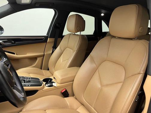 Night Blue Metallic 2017 Porsche Macan Macan S