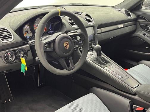 2025 Porsche 718 Cayman GT4 RS