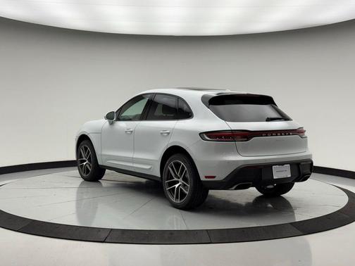 2026 Porsche Macan 