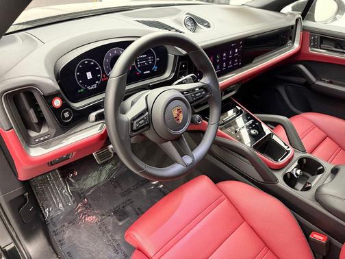 2025 Porsche Cayenne S