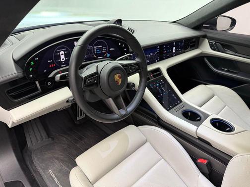 2022 Porsche Taycan GTS