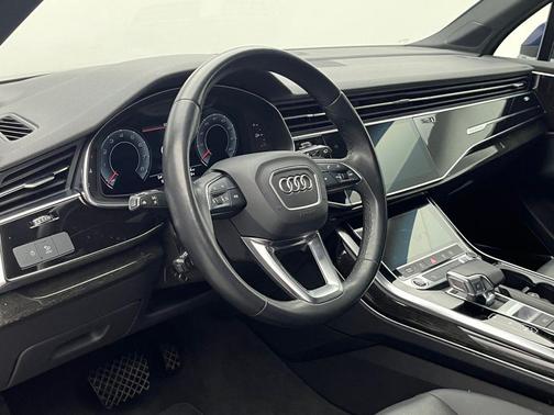 2022 Audi Q7 55 Premium Plus