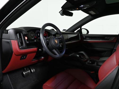 2025 Porsche Cayenne S