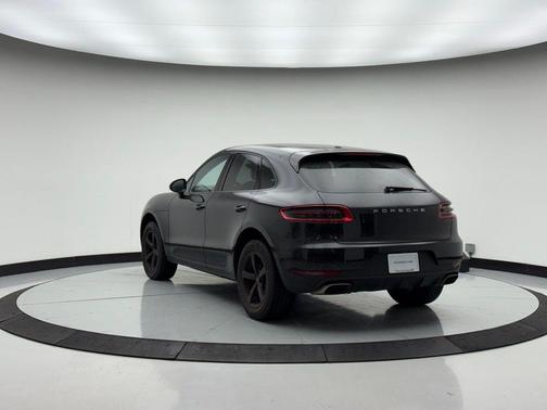 2017 Porsche Macan 