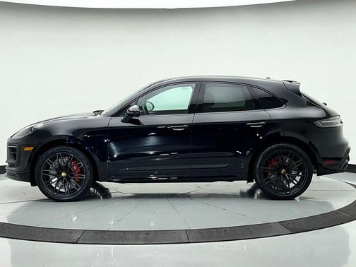 Jet Black Metallic 2026 Porsche Macan Macan GTS