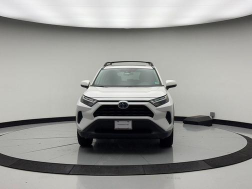 Ice Cap 2024 Toyota RAV4 Hybrid XLE
