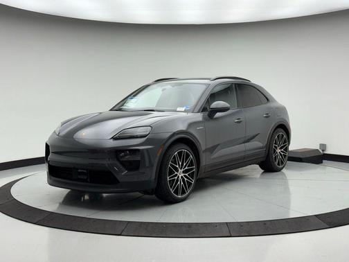 2026 Porsche Macan 4