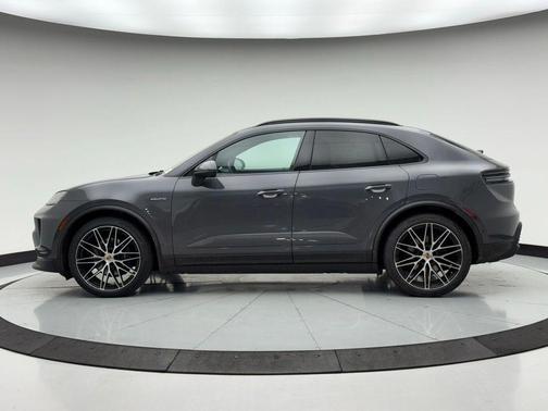 2026 Porsche Macan 4