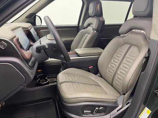 2023 Rivian R1S Adventure