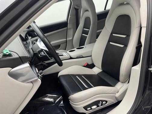 2019 Porsche Panamera 4