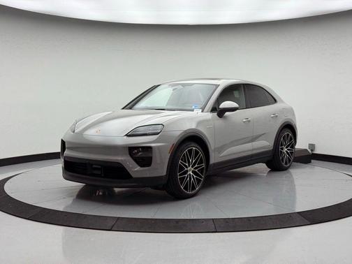 2026 Porsche Macan 4