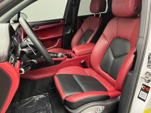 2024 Porsche Macan GTS