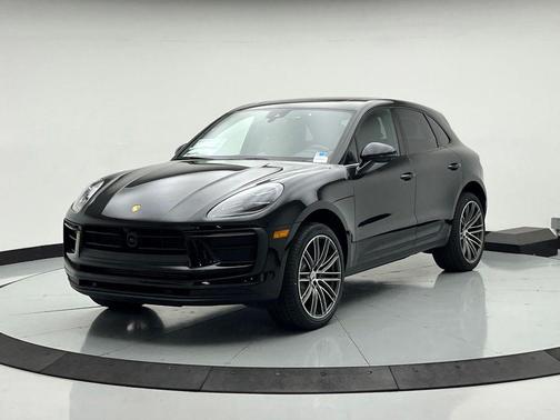 Jet Black Metallic 2026 Porsche Macan Macan
