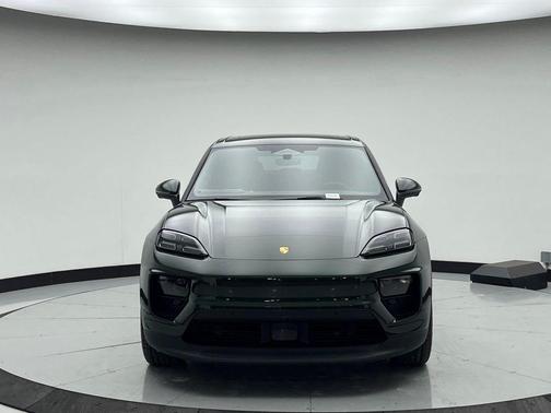 2026 Porsche Macan 4