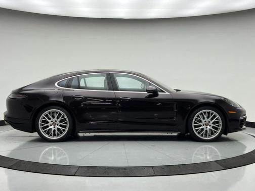 Amethyst Metallic 2023 Porsche Panamera Turbo S