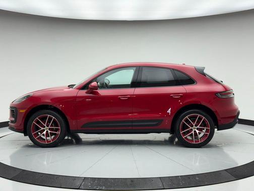 2025 Porsche Macan 