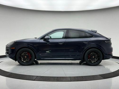 Algarve Blue Metallic 2026 Porsche Cayenne GTS