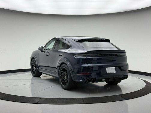 Algarve Blue Metallic 2026 Porsche Cayenne GTS