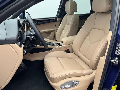 Blue Metallic 2026 Porsche Macan Macan