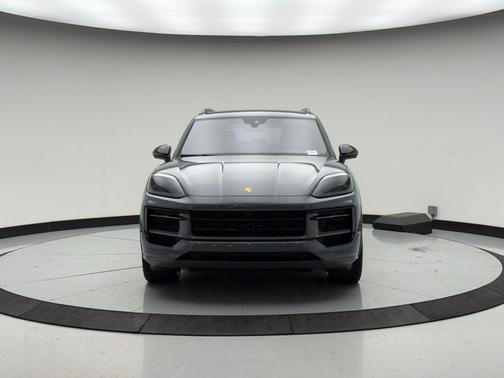 Arctic Grey 2026 Porsche Cayenne GTS