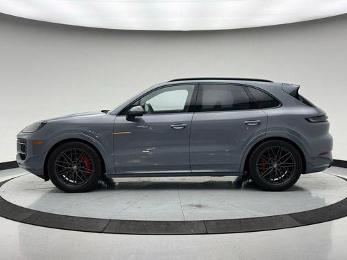 Arctic Grey 2026 Porsche Cayenne GTS