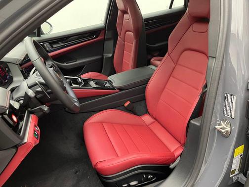 2026 Porsche Panamera 