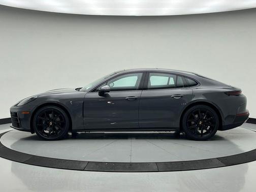 2026 Porsche Panamera 