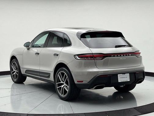 Chalk 2023 Porsche Macan Macan