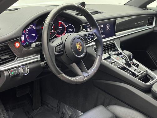 2023 Porsche Panamera 