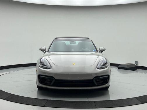 2023 Porsche Panamera 
