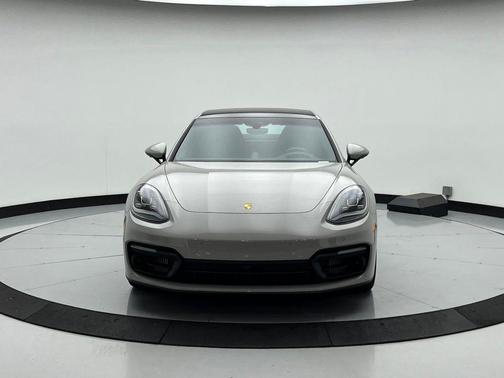 2023 Porsche Panamera 