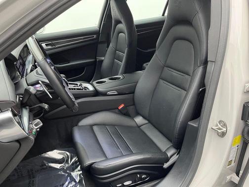 2023 Porsche Panamera 