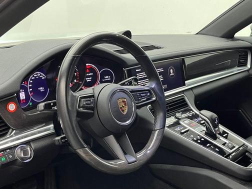 2023 Porsche Panamera 