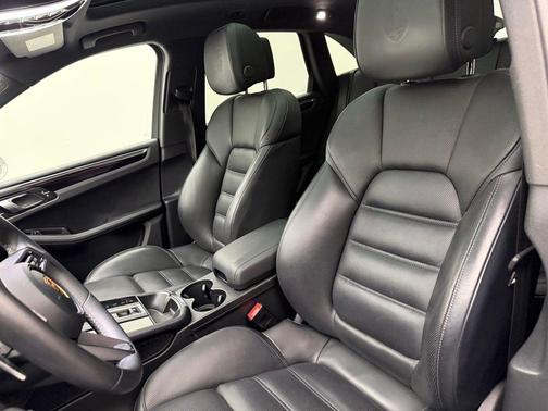 2023 Porsche Macan S